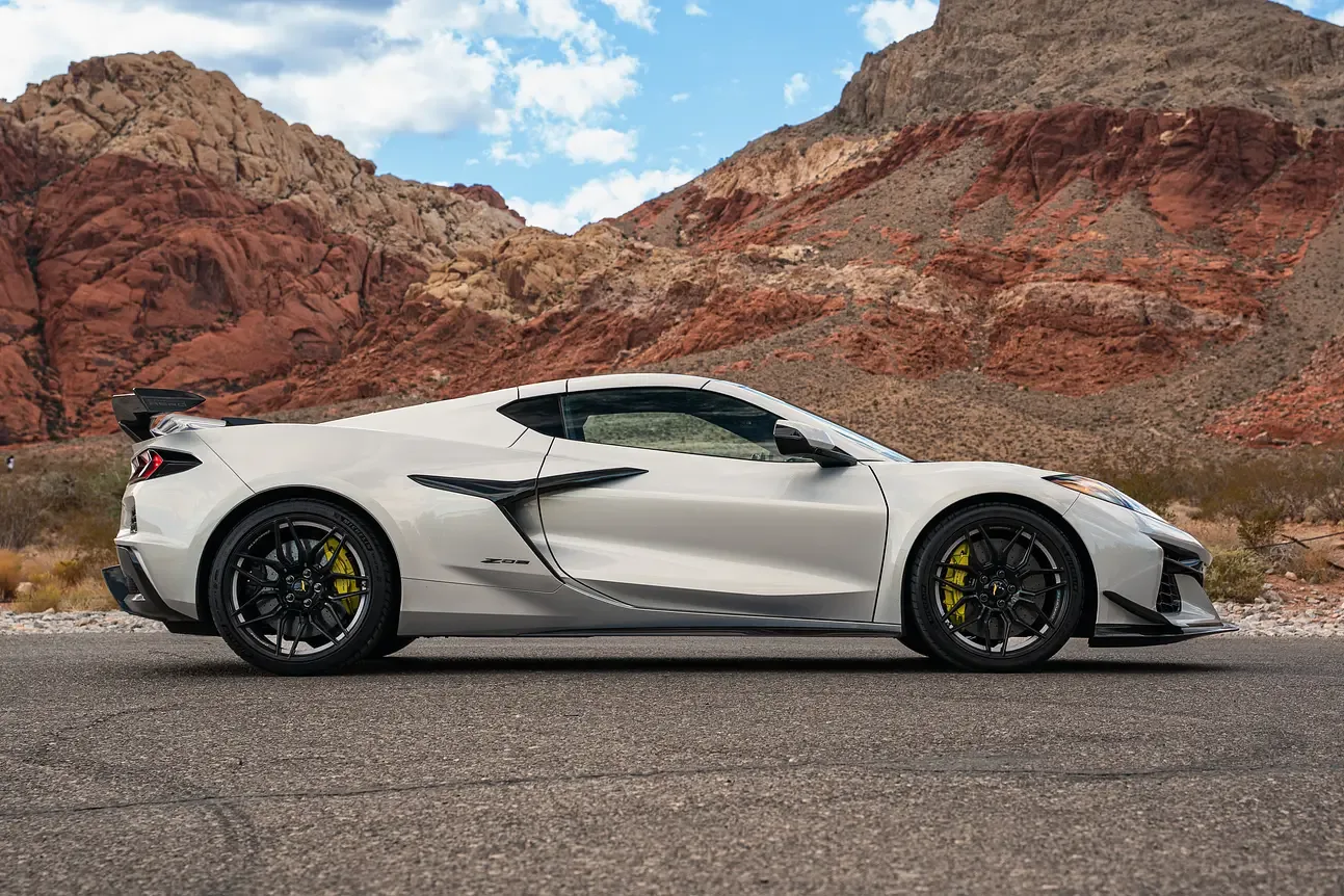 Corvette Z06 - View 4