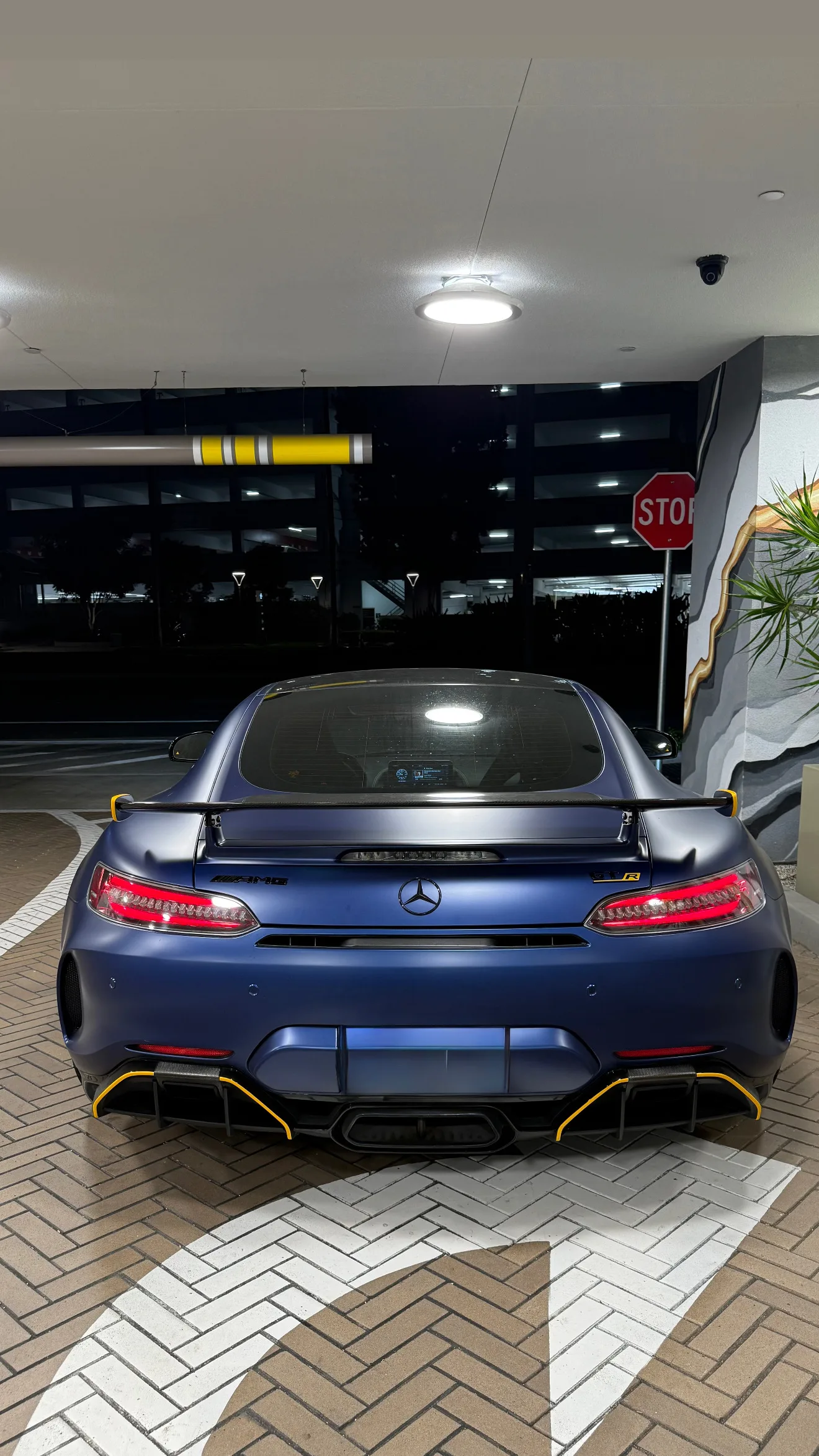 Mercedes Benz AMG GTR - View 4