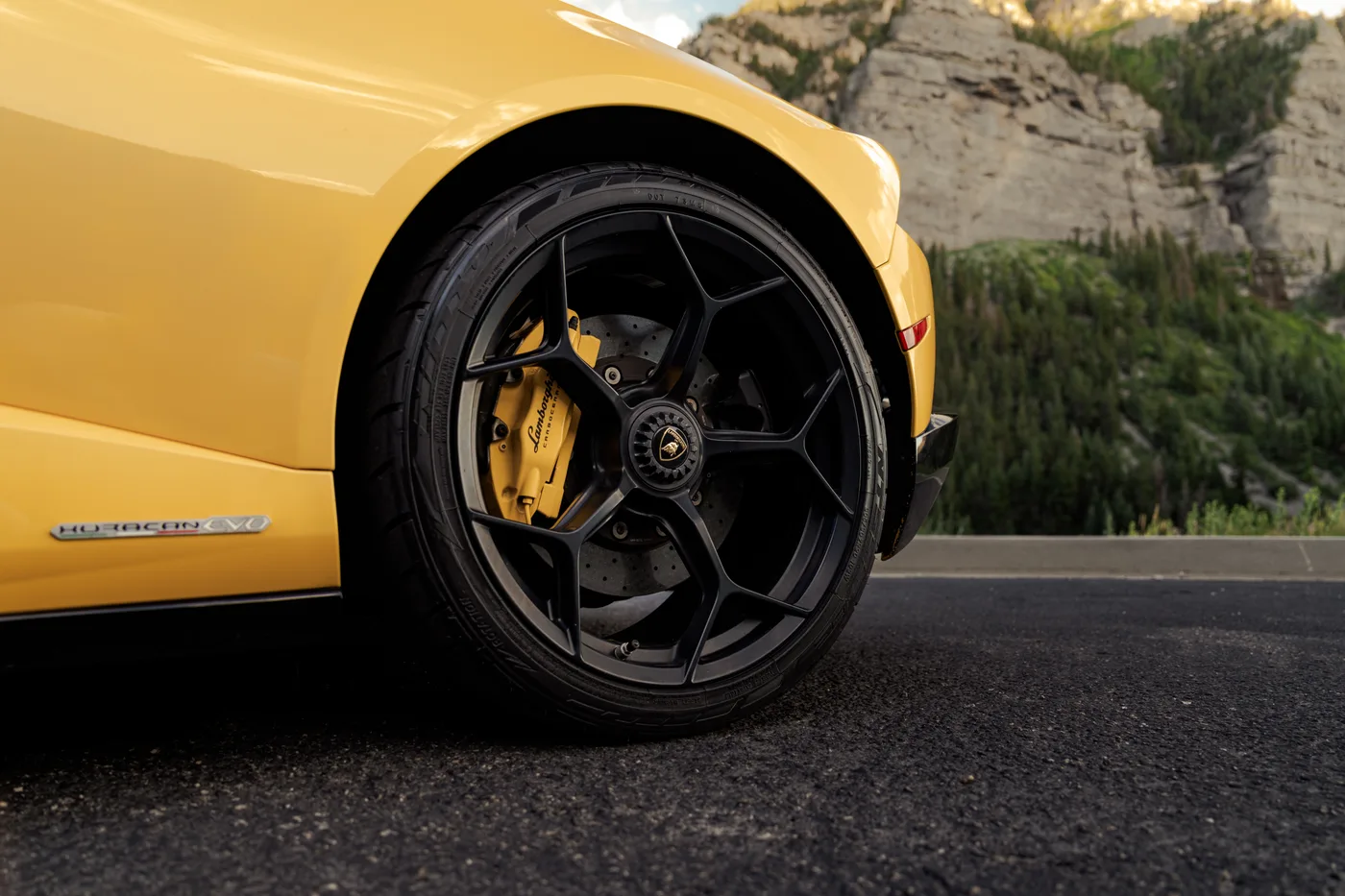 Lamborghini Huracan Evo AWD Spyder - View 5
