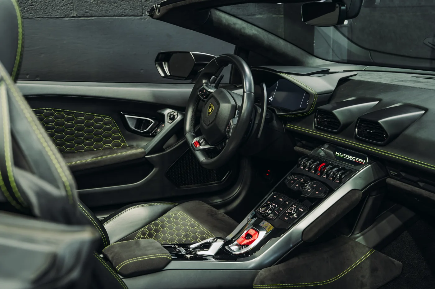 Lamborghini Huracan Spyder - View 5