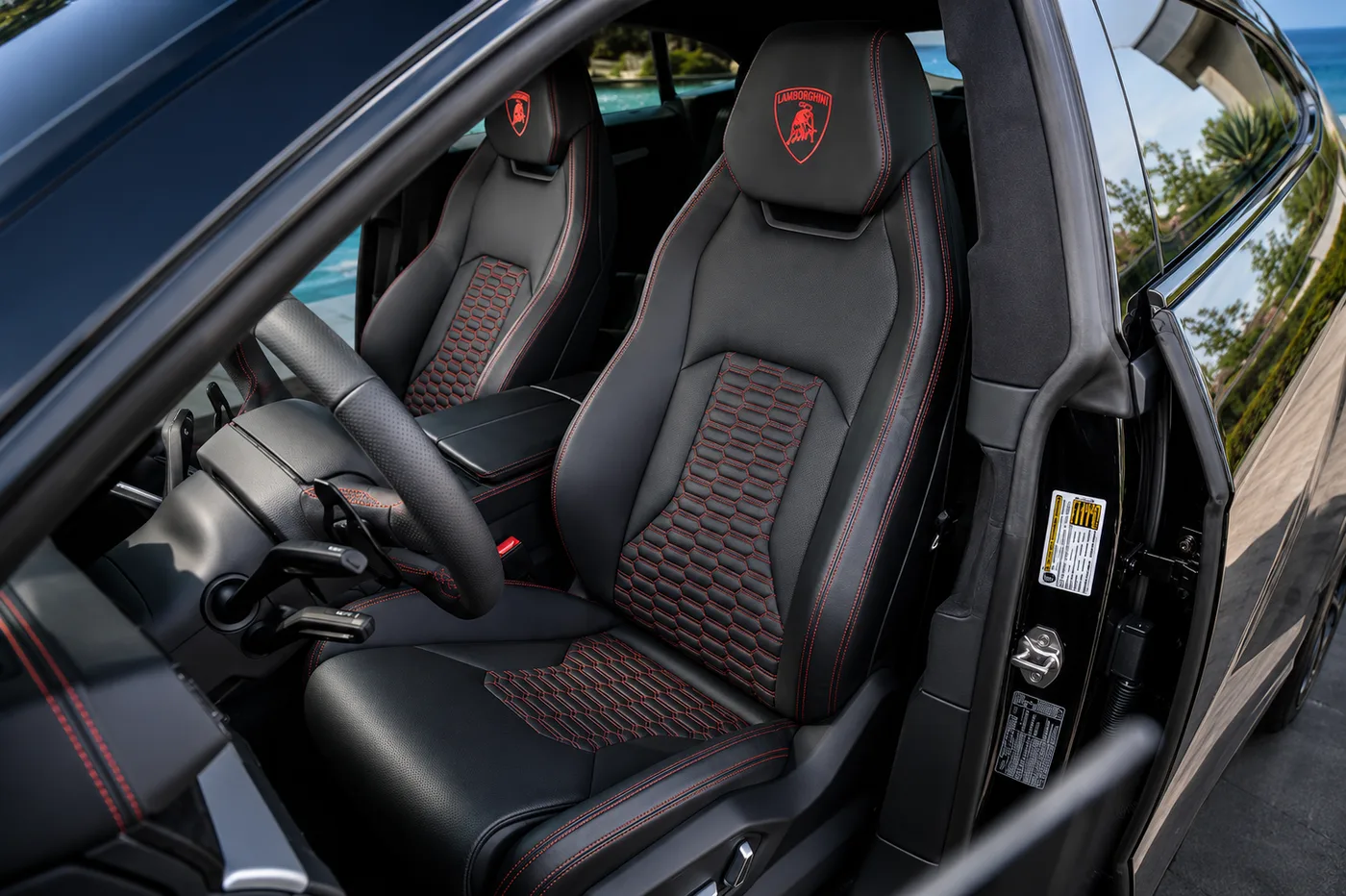 Black Lamborghini Urus - View 5