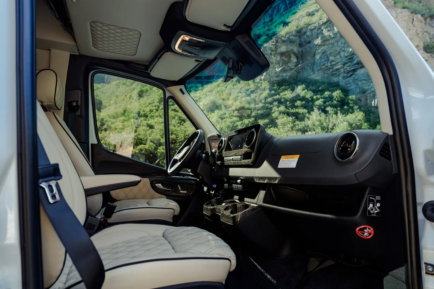 Mercedes-Benz Sprinter Midwest Automotive S6 AWD - View 6