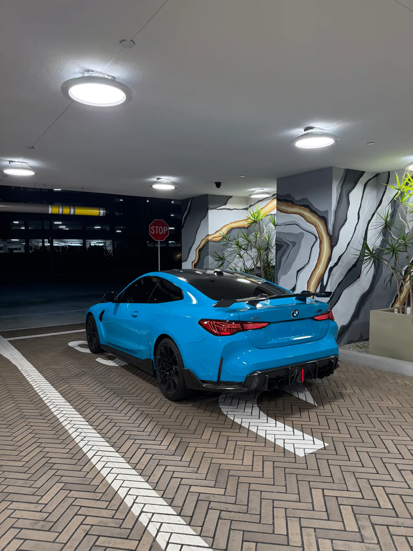 BMW M4 Comp XDrive - View 3