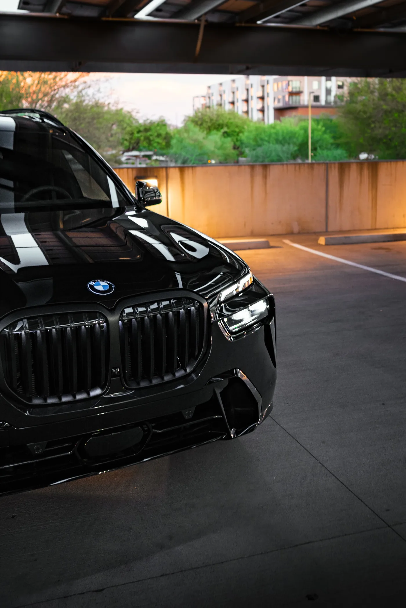 2027 BMW X7 - View 2