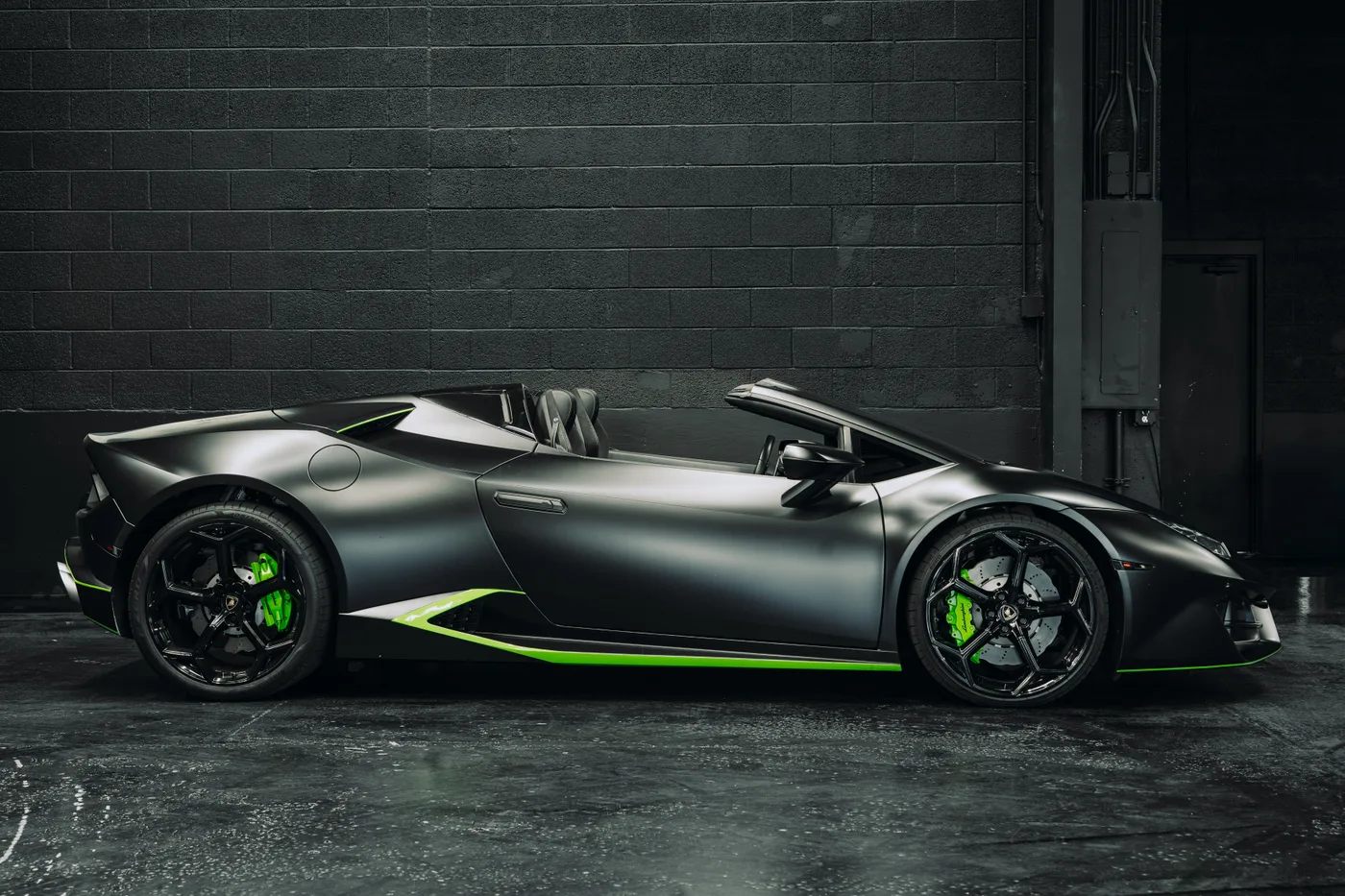 Lamborghini Huracan Spyder - View 2