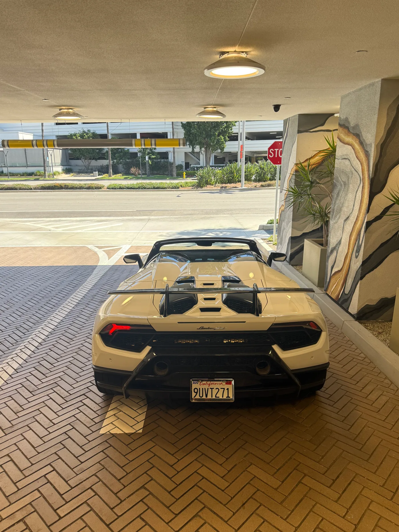 Lamborghini Huracan Performante - View 4
