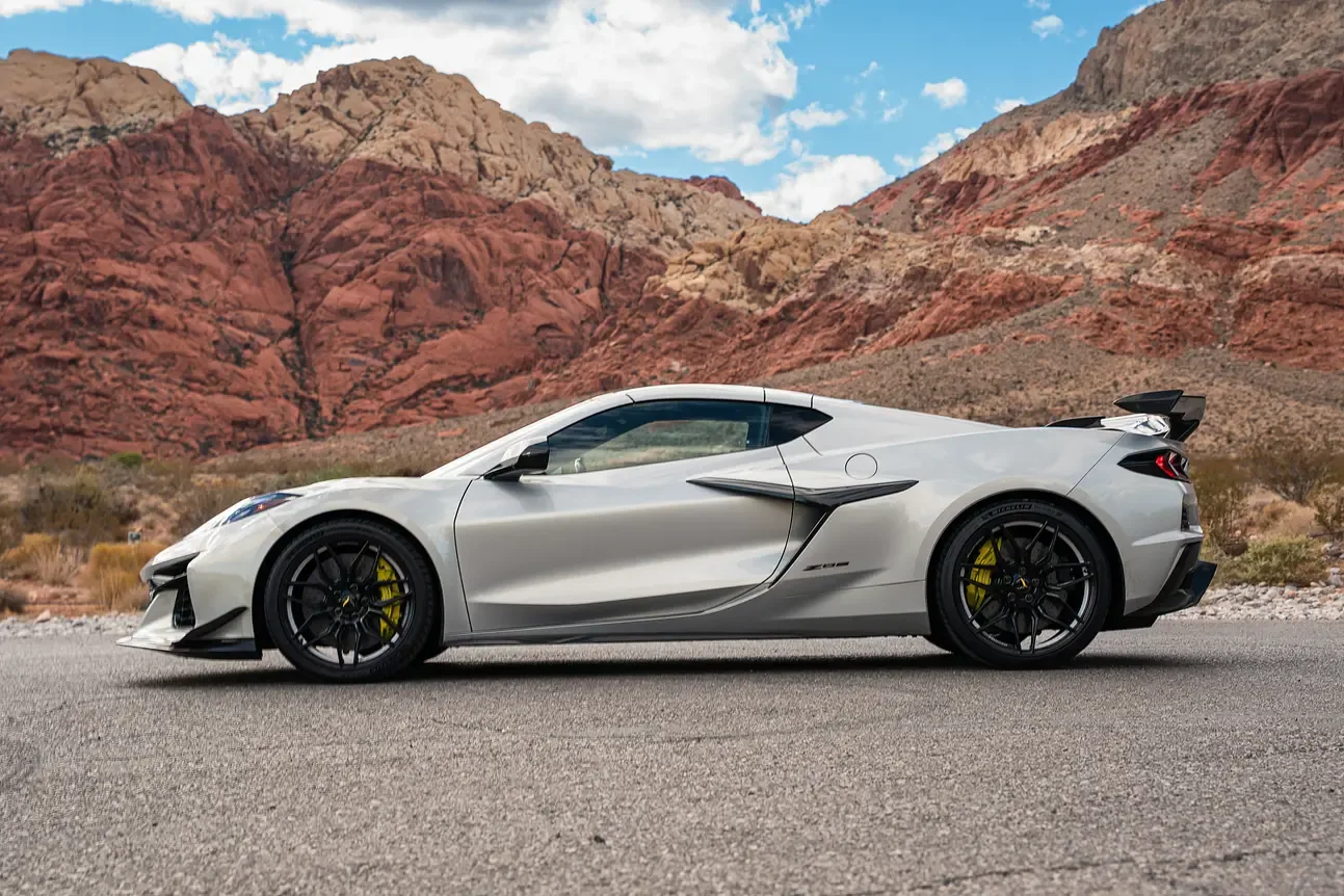 Corvette Z06 - View 5