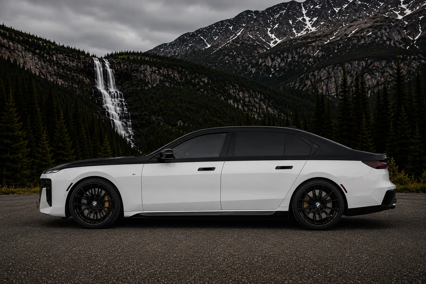 BMW M760i x Drive “Two Tone” - View 3