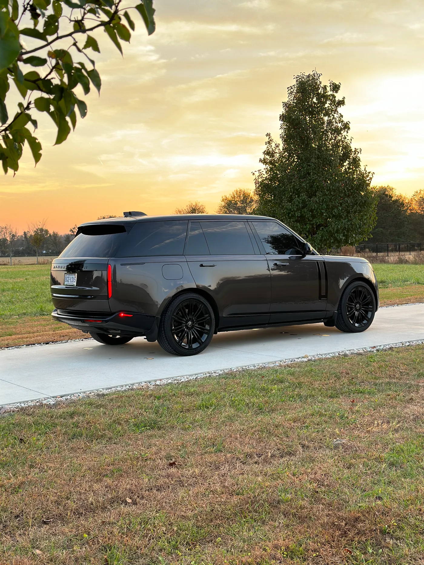 2023 Land Rover Range Rover Autobiography - View 5