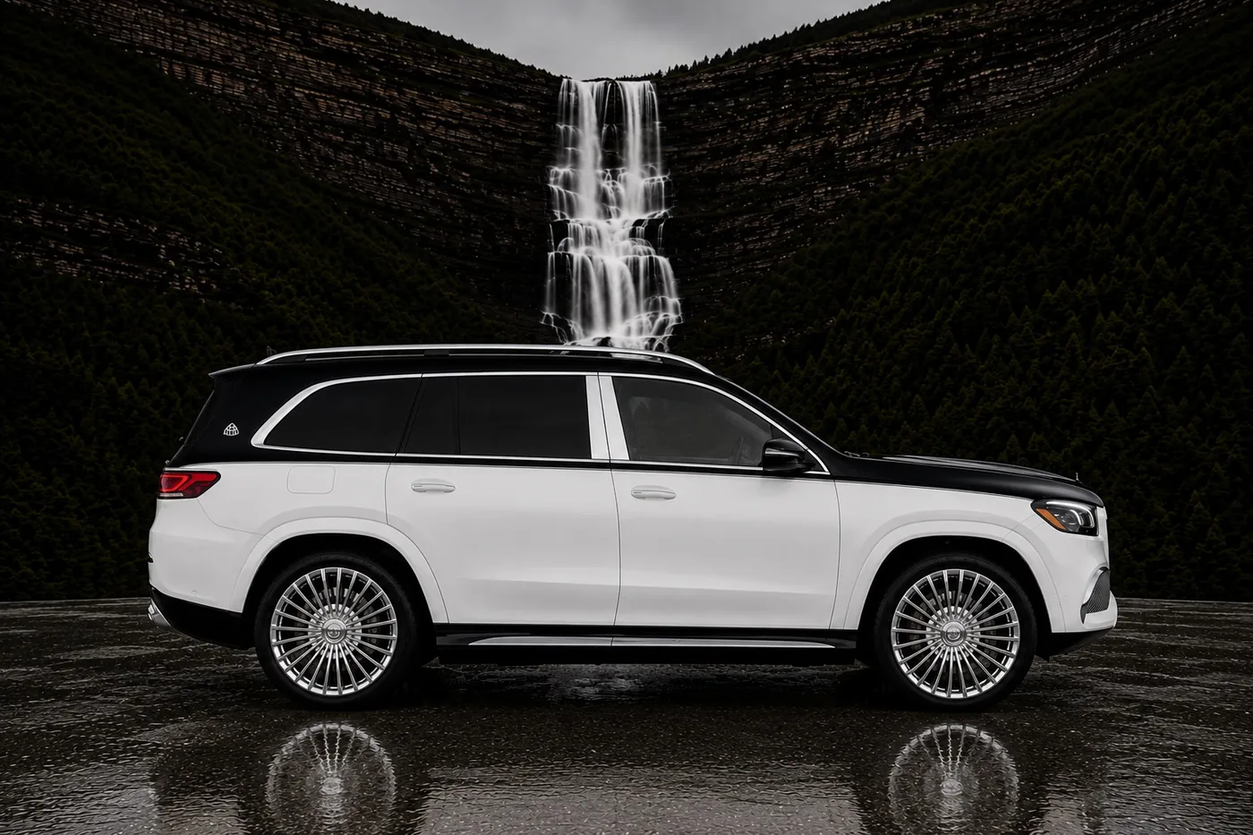Mercedes-Benz Maybach GLS600 - View 4