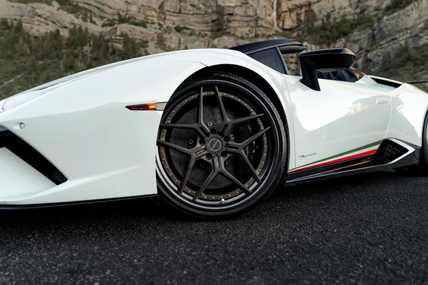 Lamborghini Huracan Performante Spyder - View 4