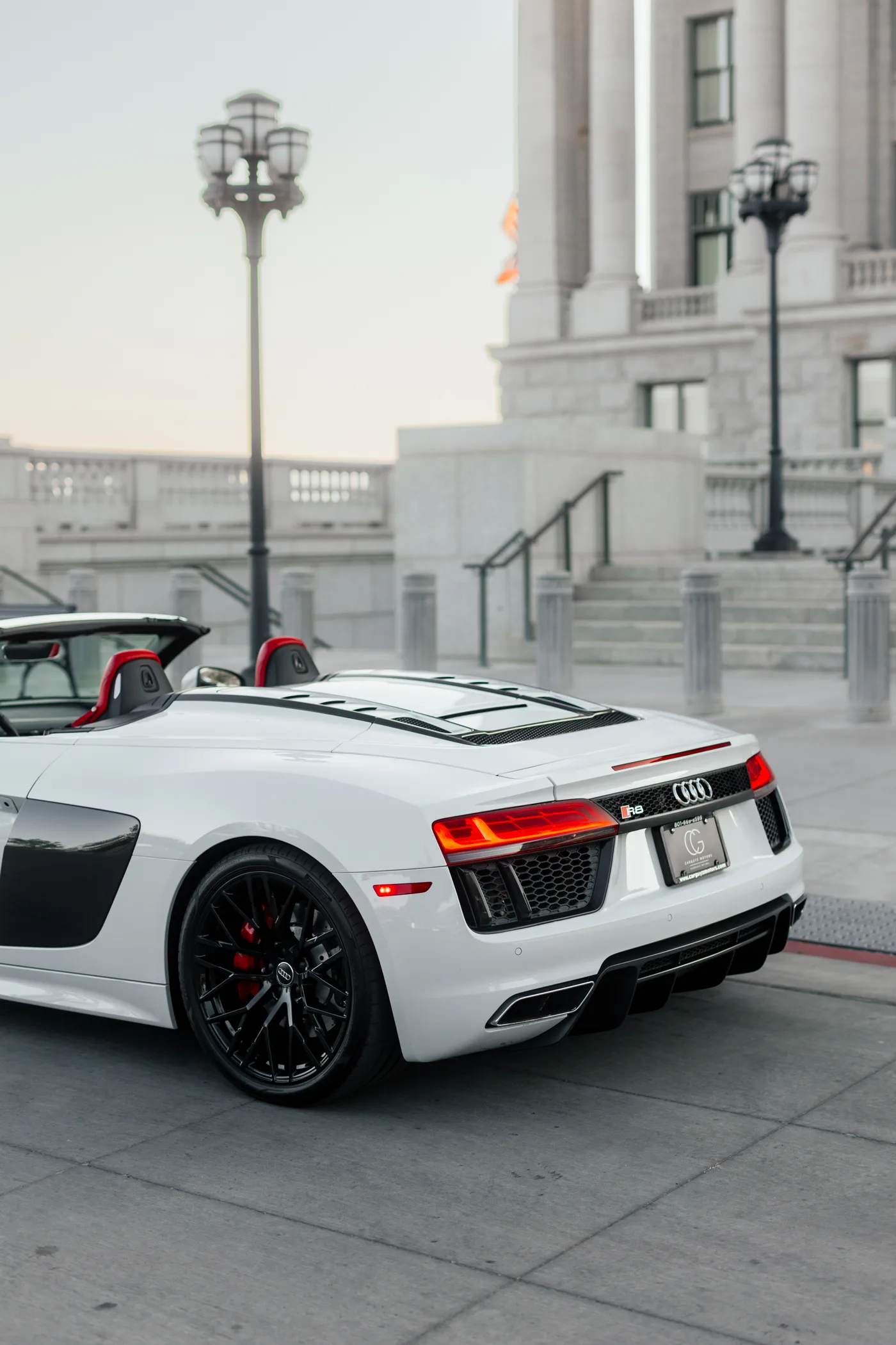Audi R8 - View 4