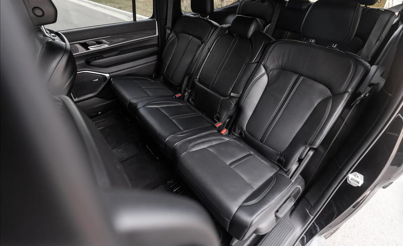 Jeep Wagoneer - View 3