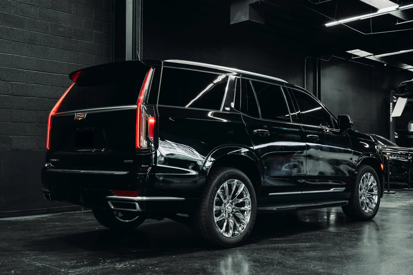 Cadillac Escalade - View 3