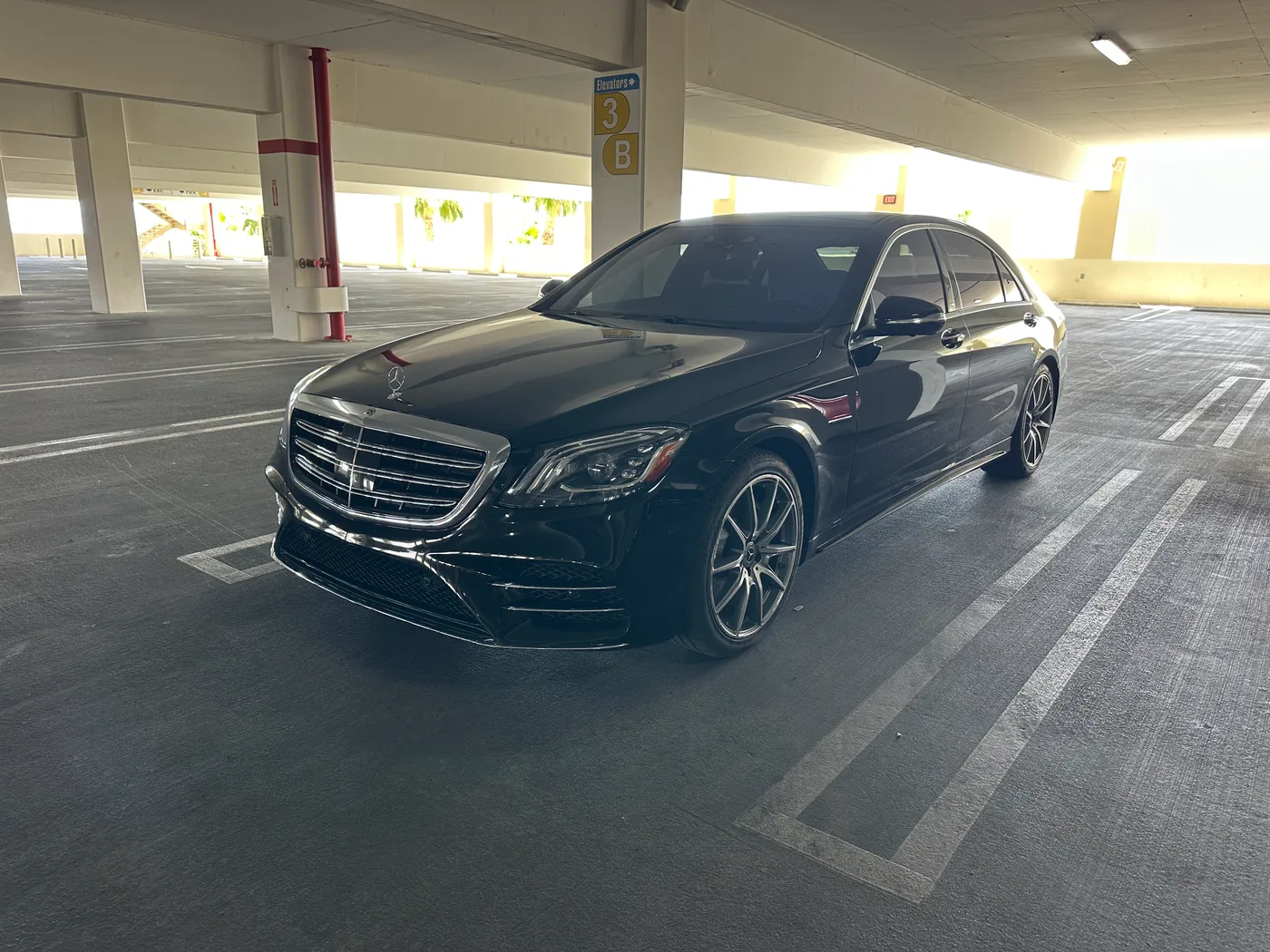 Mercedes Benz S-Class - View 3