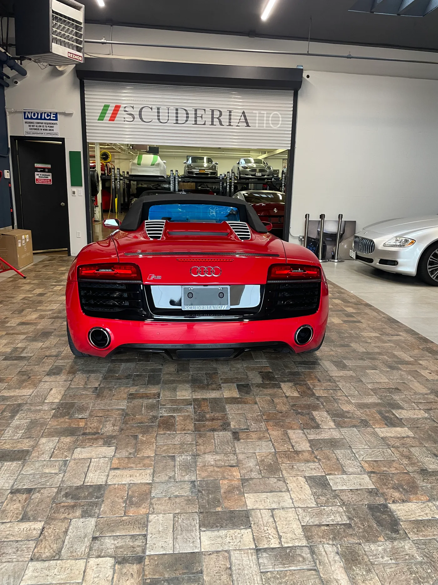 2015 Audi R8 Spyder V10 - View 2