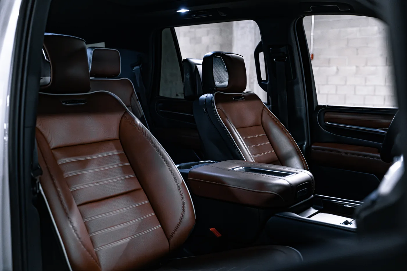 GMC Yukon Denali - View 8