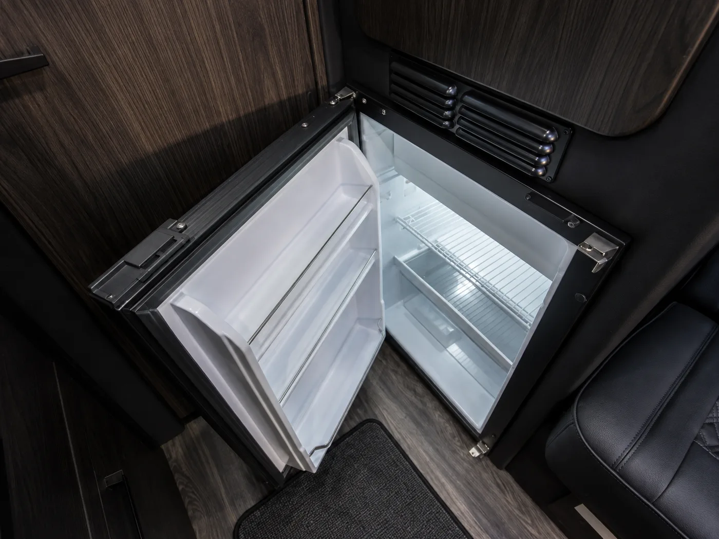 Mercedes-Benz OGV V Cruise 10OTB Sprinter Van - View 10