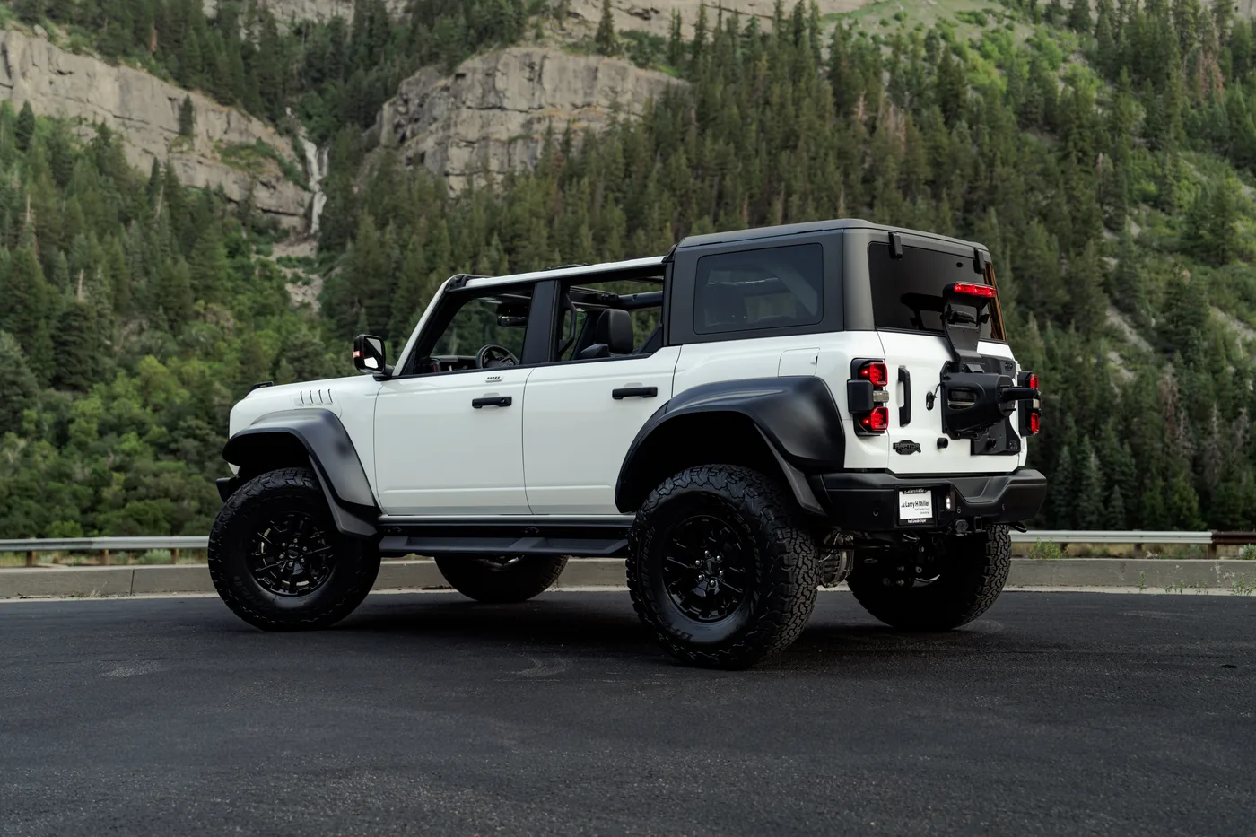 Ford Bronco Raptor - View 2