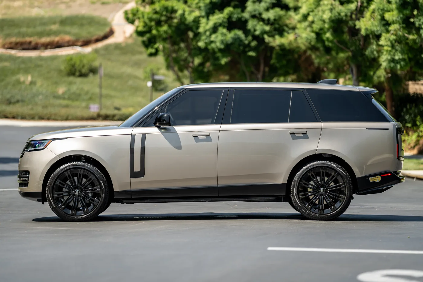 2023 Land Rover Range Rover SE P530 - View 8