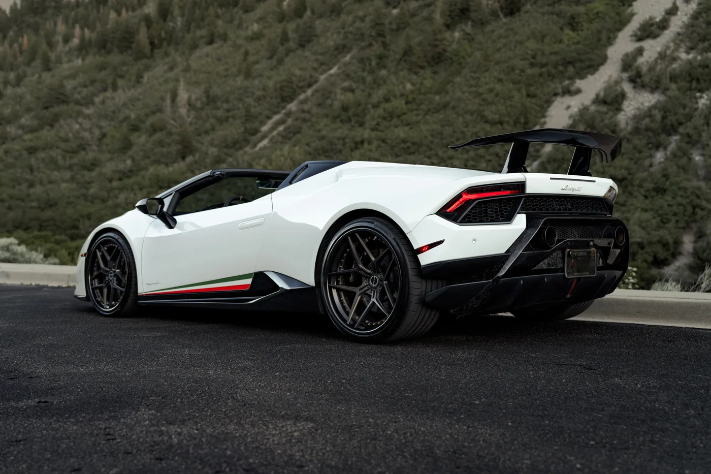 Lamborghini Huracan Performante Spyder - View 9