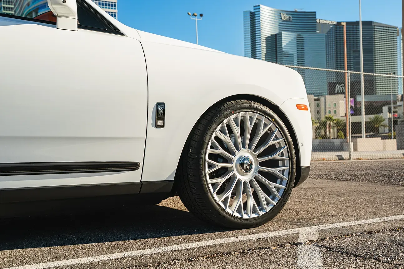 White Rolls Royce Black Badge - View 3