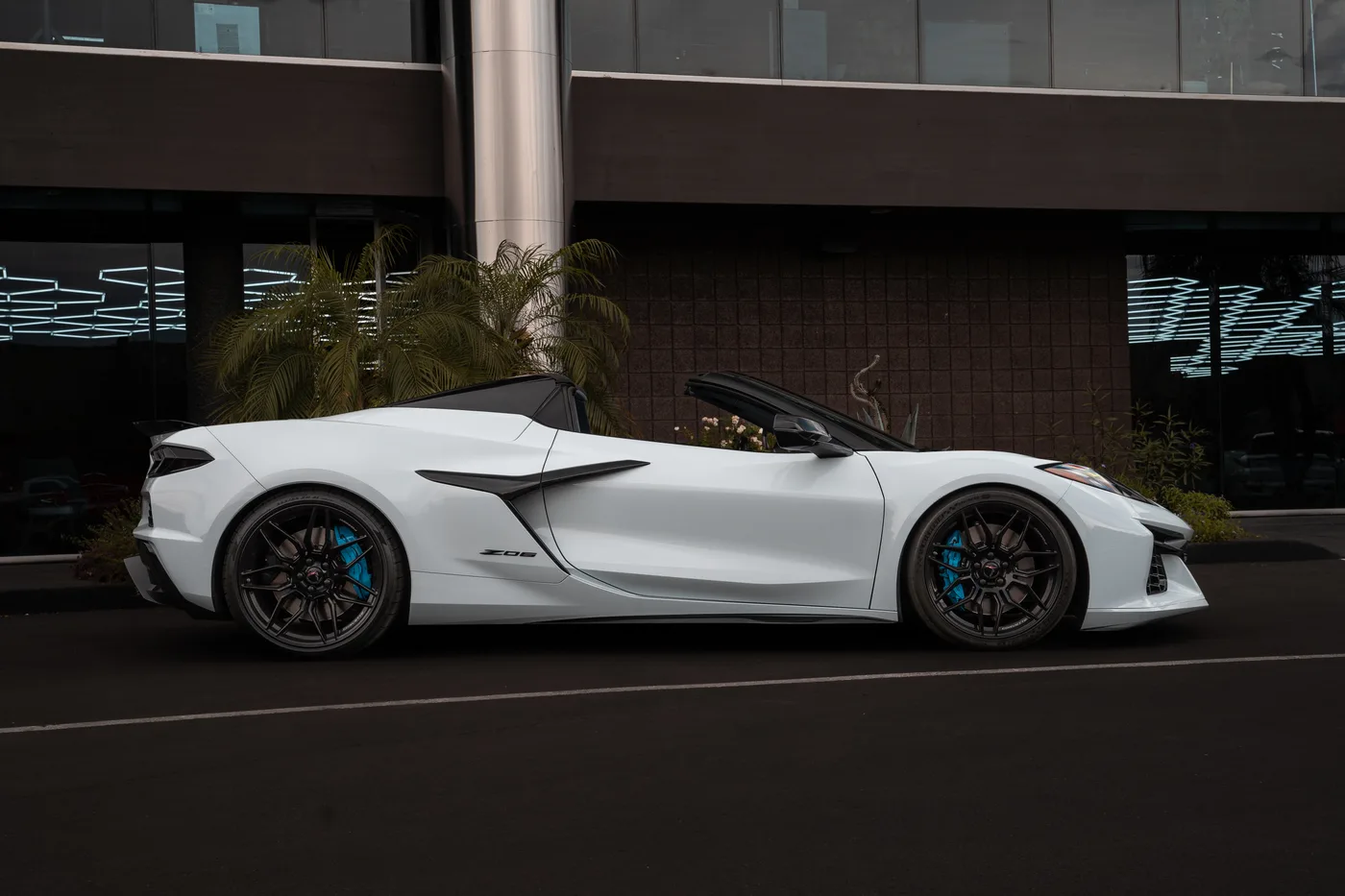 Chevrolet Corvette C8 Z06 3LZ HTC - View 3