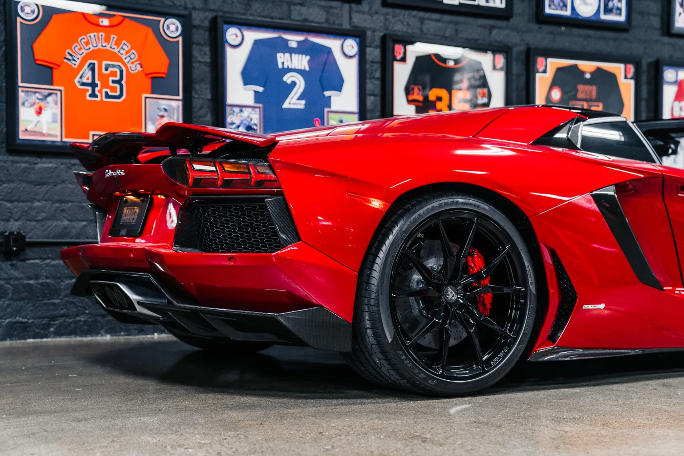 2015 Lamborghini Aventador LP700-4 Roadster - View 7