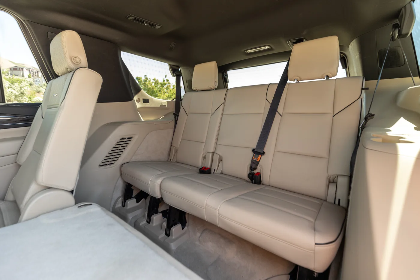 Cadillac Escalade - View 9
