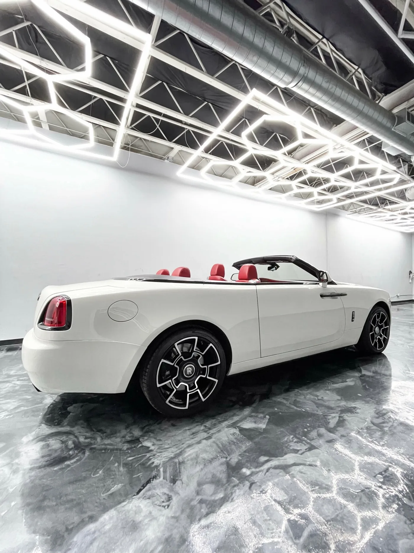 Rolls Royce Dawn White - View 9