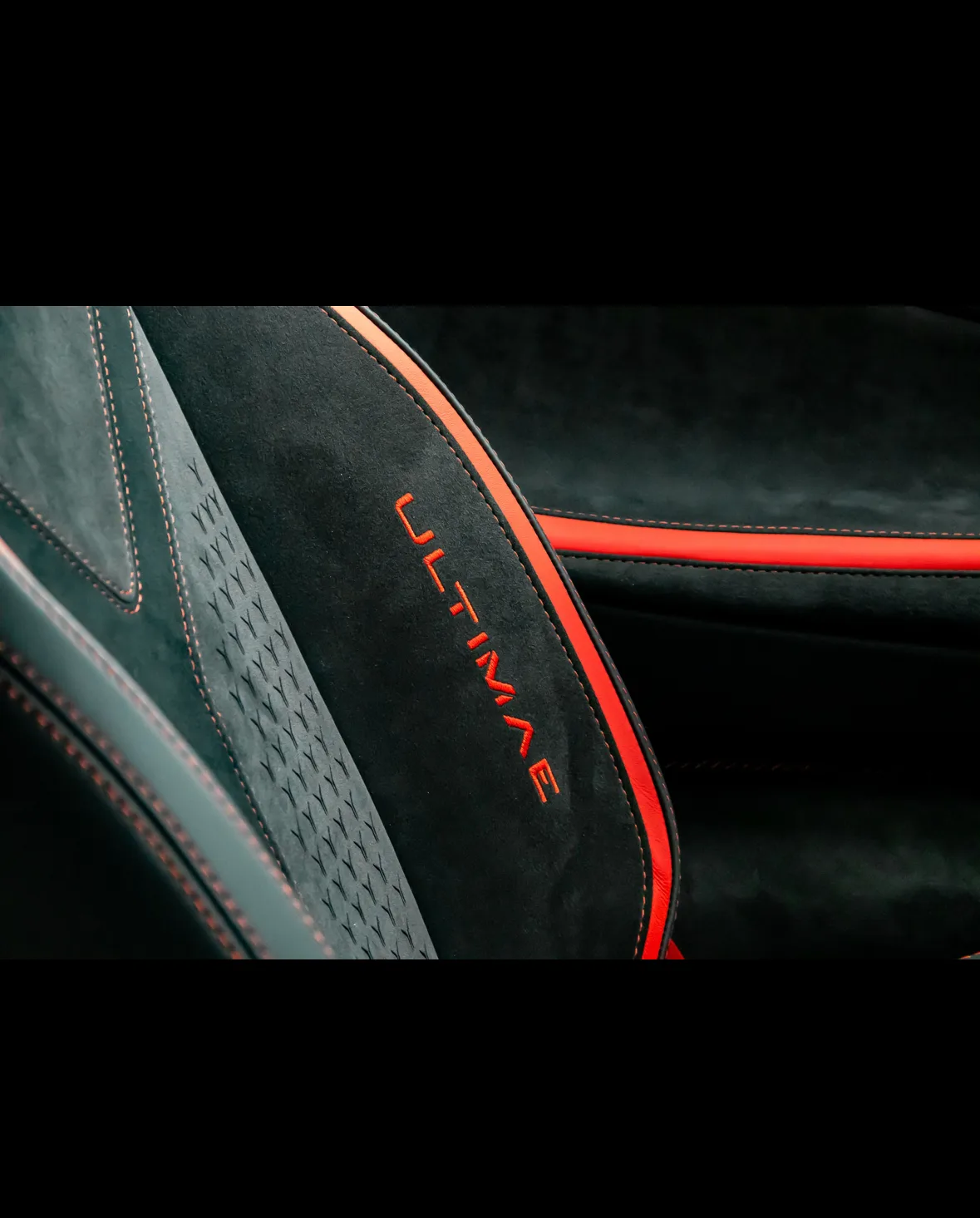 2022 Lamborghini Aventador Ultimae Roadster - View 8