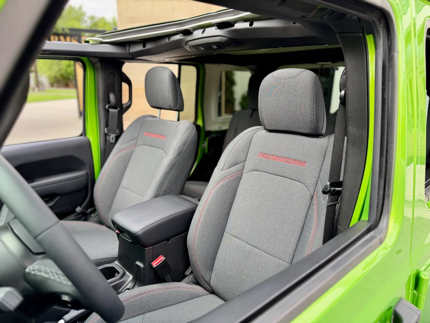 Jeep Wrangler Rubicon - View 2