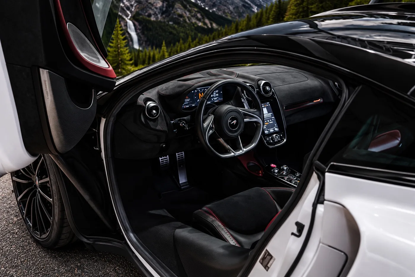 McLaren GT - View 4