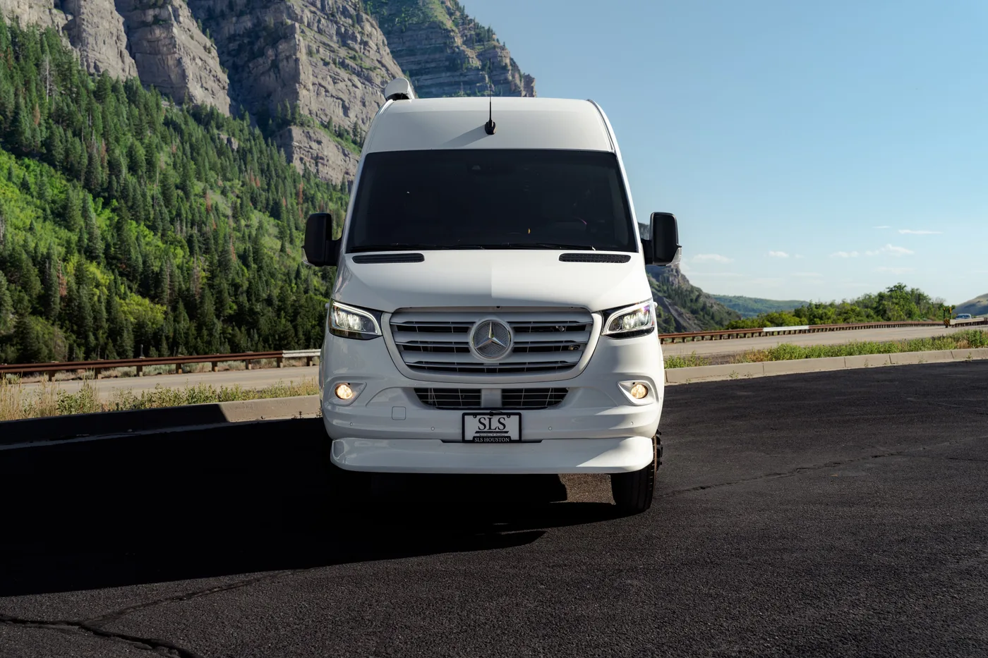 Mercedes-Benz Sprinter Midwest Automotive S6 AWD - View 2