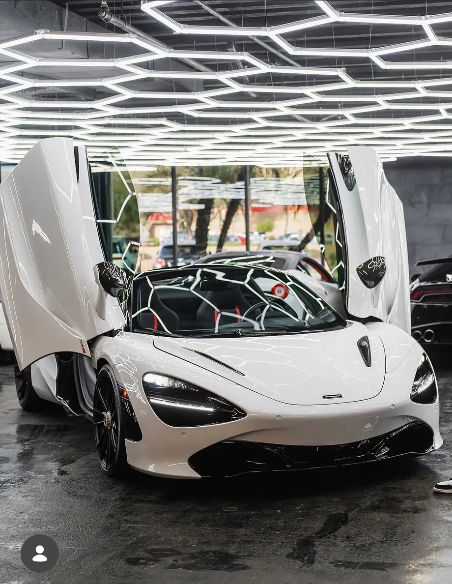 Mclaren 720S Spider - View 2