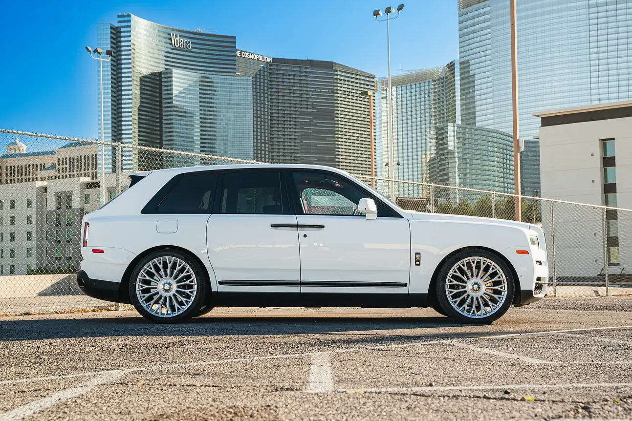 White Rolls Royce Black Badge - View 5