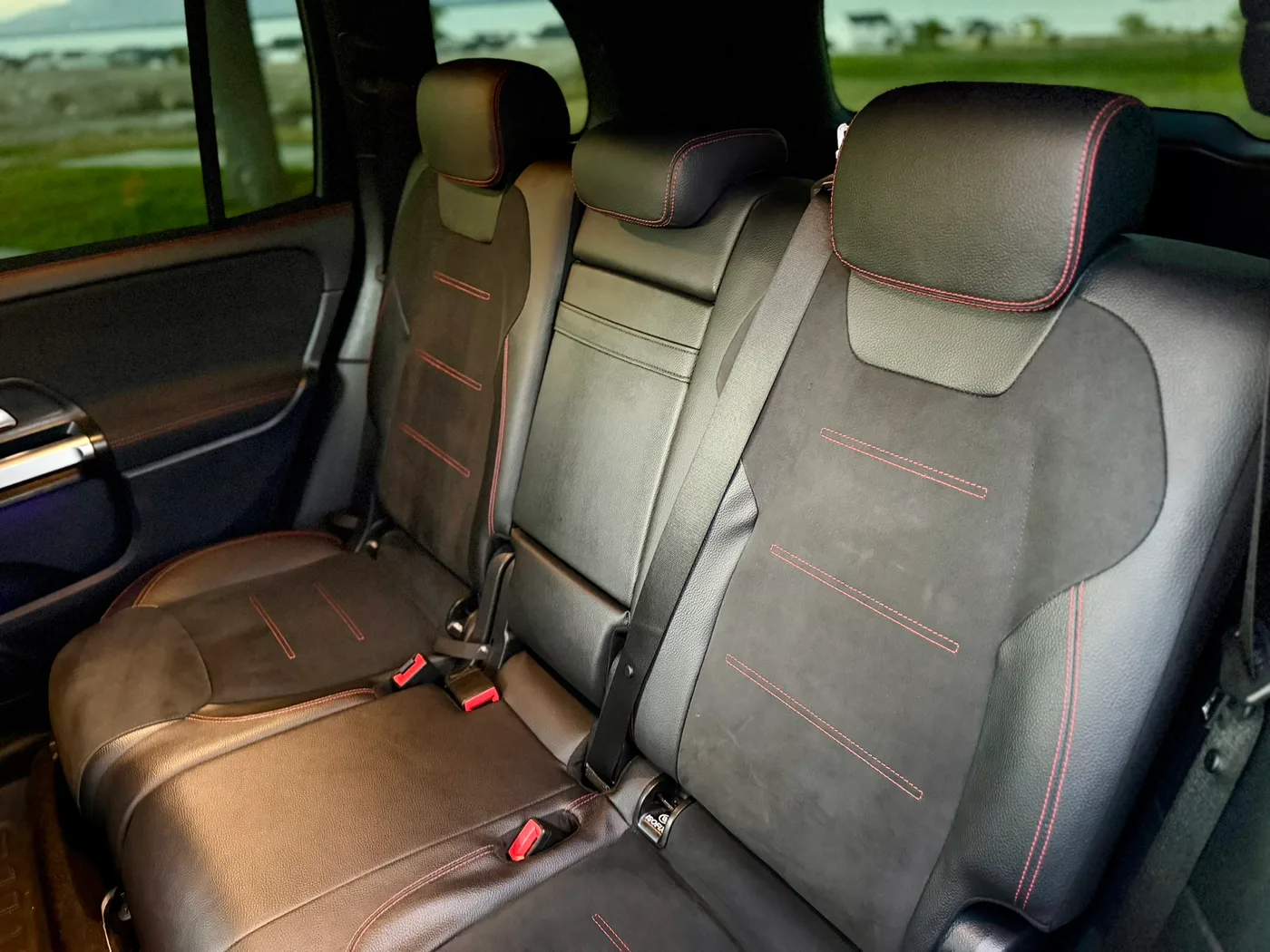 Mercedes-Benz GLB-Class 2022 - View 6