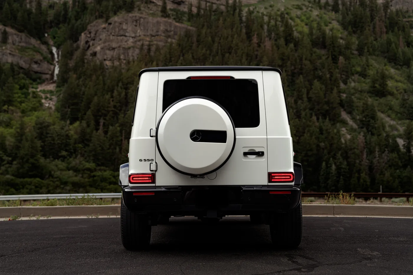 Mercedes-Benz G-Wagon G550 AWD - View 6