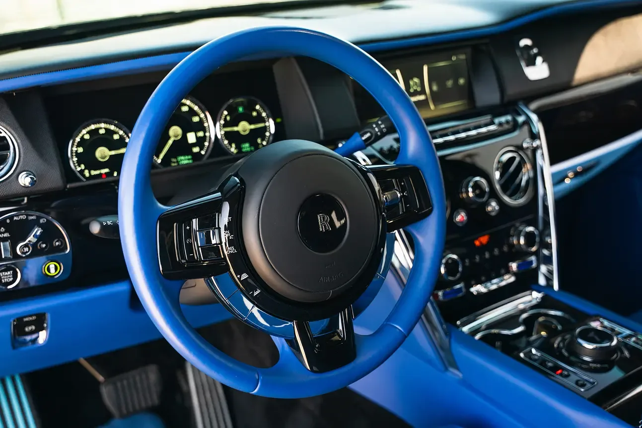 Rolls Royce Cullinan Black - View 9