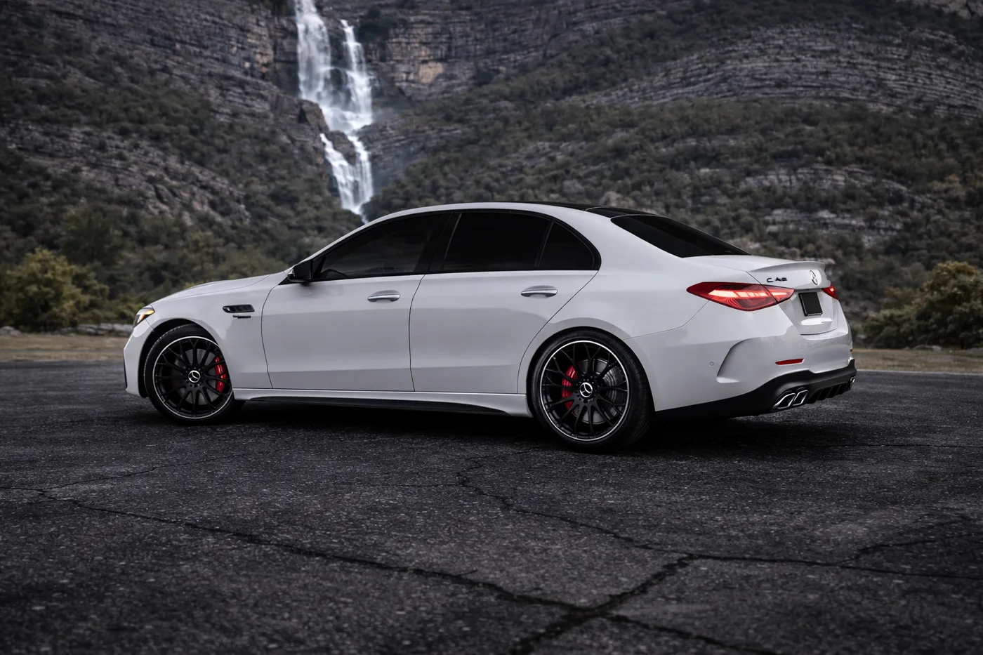 Mercedes-Benz C63 AMG E Performance AWD - View 2