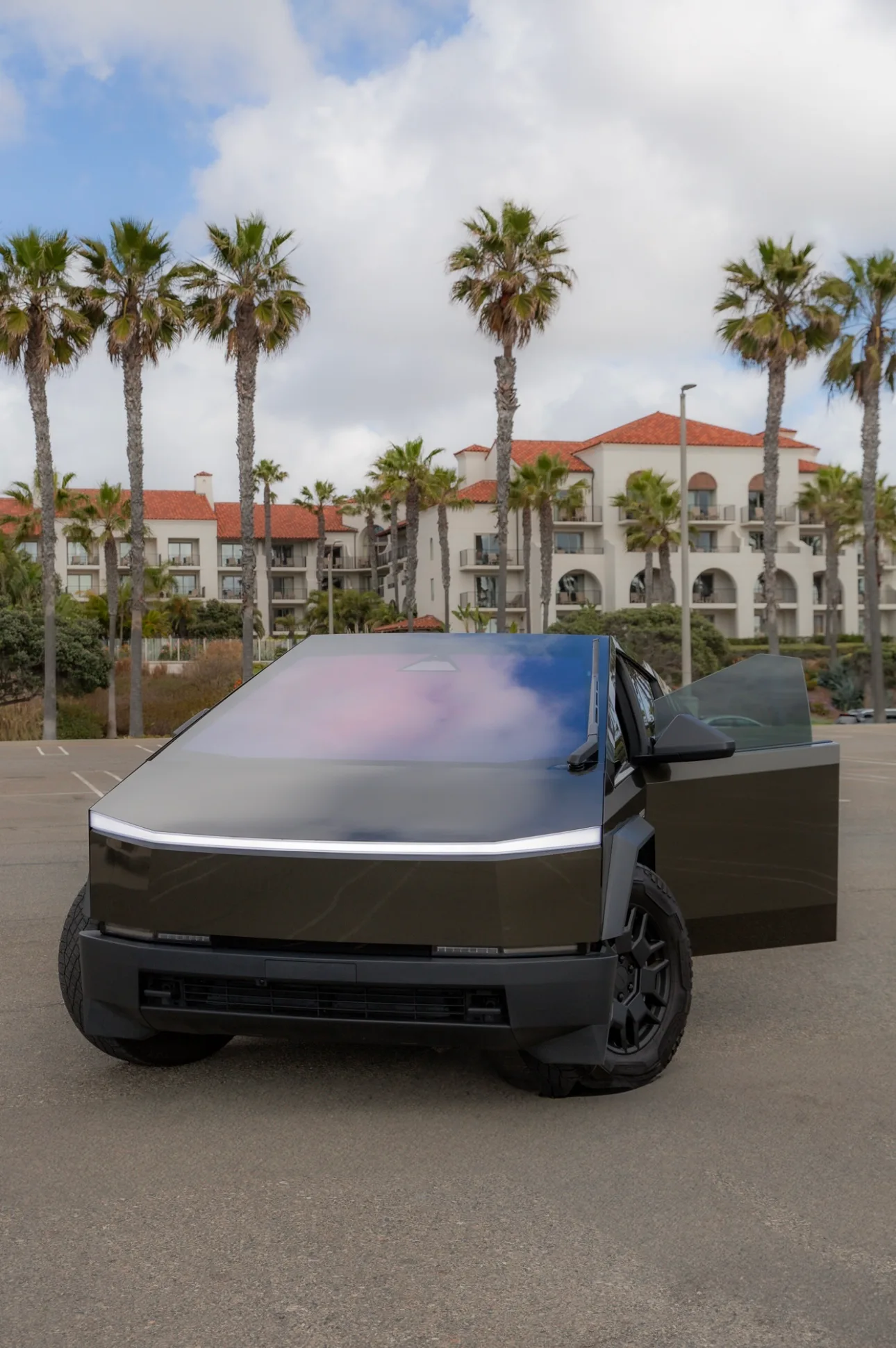 Tesla Cybertruck - View 4