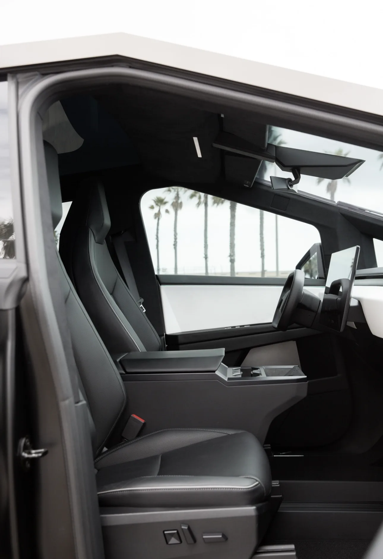 Tesla Cybertruck - View 6