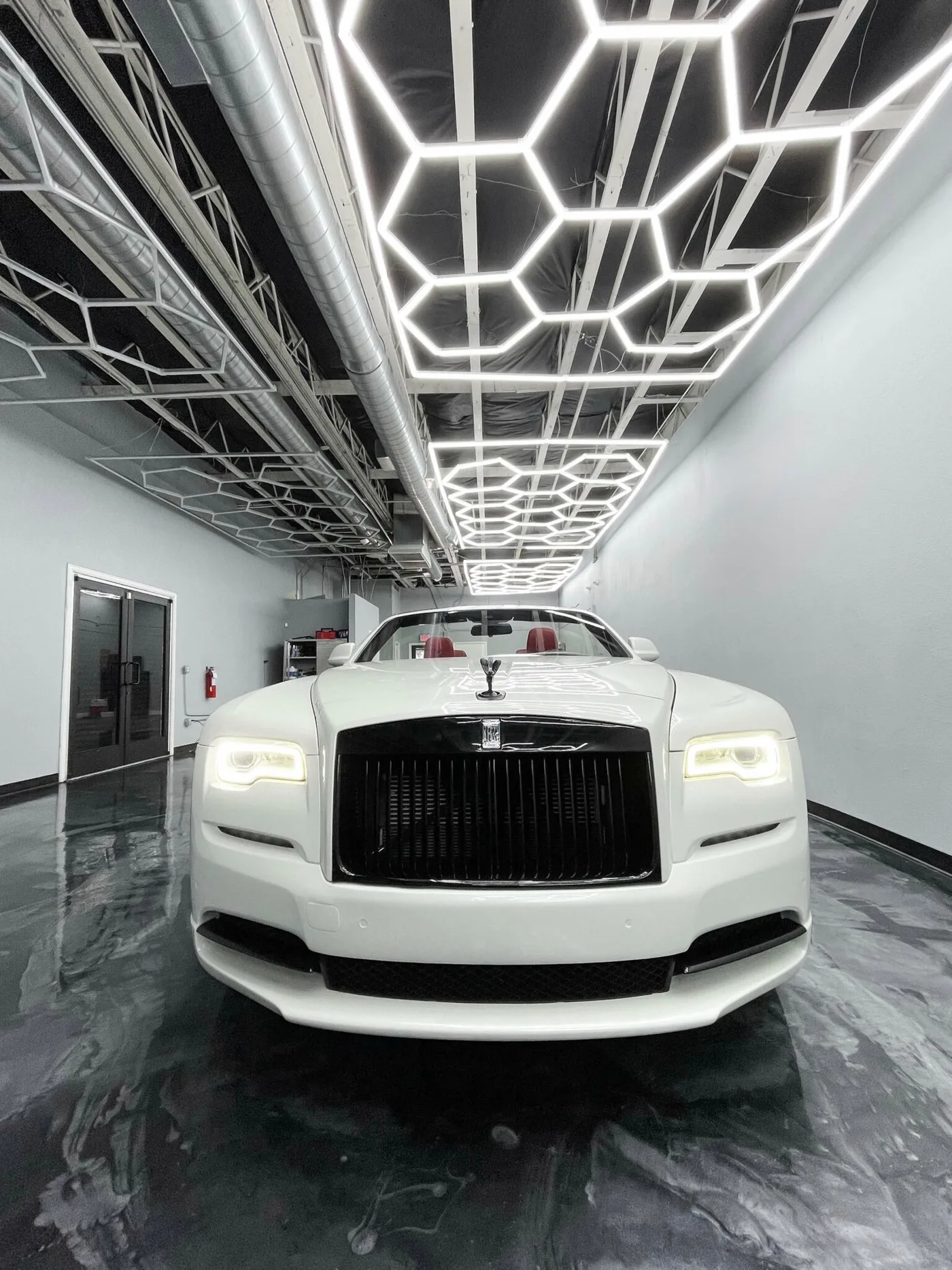 Rolls Royce Dawn White - View 6