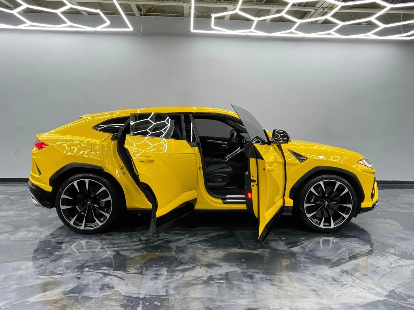 Urus Yellow - View 5