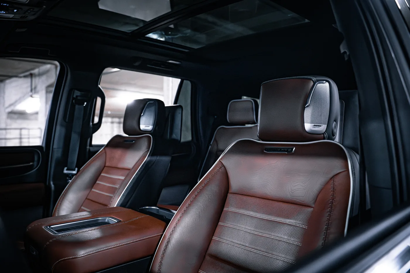 GMC Yukon Denali - View 6