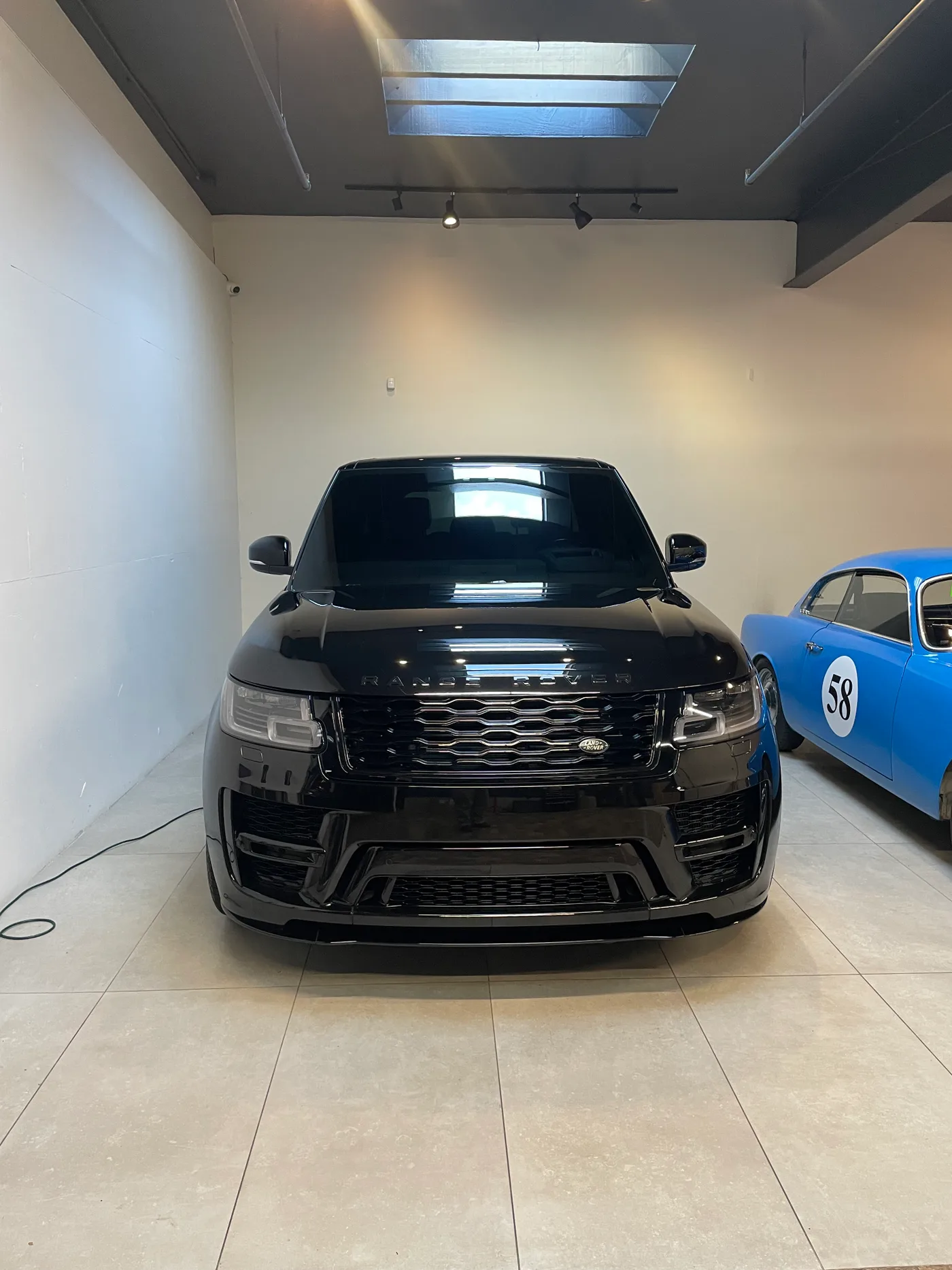 2020 Land Rover Range Rover HSE Supercharged - View 2