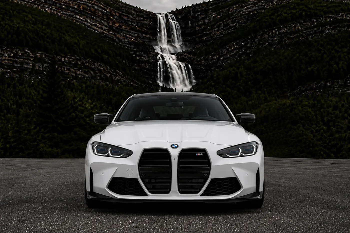 BMW M4 Competition X Drive - View 6