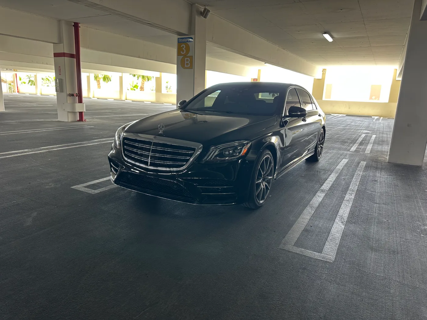 Mercedes Benz S-Class - View 4